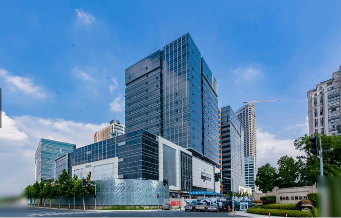 上海東航濱江中心：城市核心商務(wù)地標(biāo)，交通便捷無憂