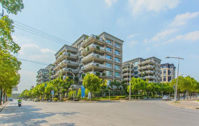 上海湯泉國際大廈：多條公交線路匯聚，員工上下班無憂