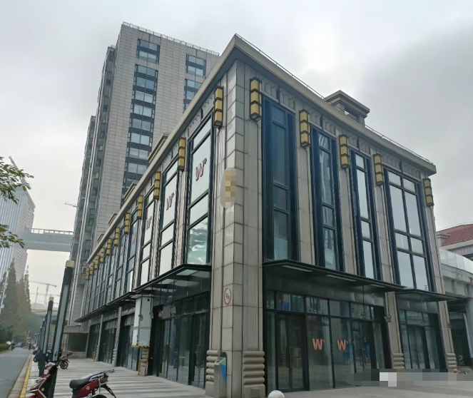 上海靜安區(qū)出售獨棟：市北地鐵口，商業(yè)產權，得房率超200%+18車位