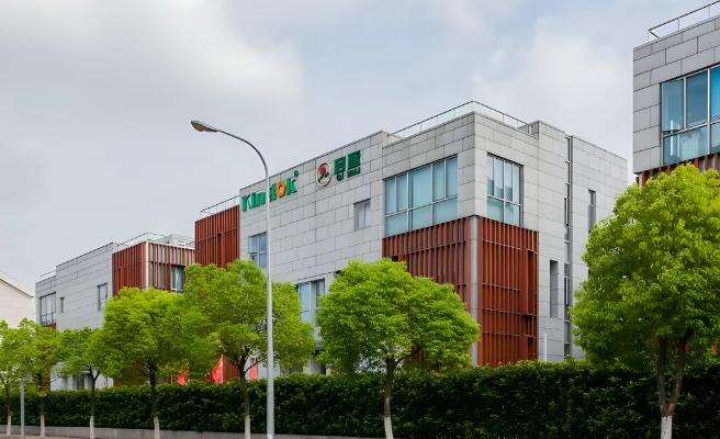 上海浦東新區(qū)出售曹路800㎡小獨棟，水電煤暢達，花園露臺陽光房加持，低總價速來！