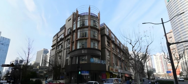 上海普陀內(nèi)環(huán)內(nèi)驚現(xiàn)“稀世孤品”！70年住宅產(chǎn)權(quán)獨(dú)棟整售，藏于市井待有緣人